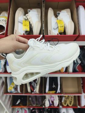 斯凯奇 鞋 299.9元(线上线下同时在售，不一定有货，无原装鞋盒，介意勿拍)SZ-575179