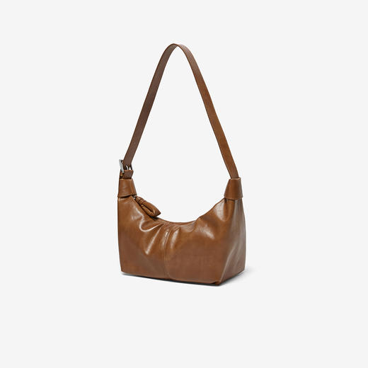 【云粉节】BF楼百思图2025冬季新款饺子包时尚潮流单肩斜挎包女TY074DX5吊牌价599.现价299 商品图1