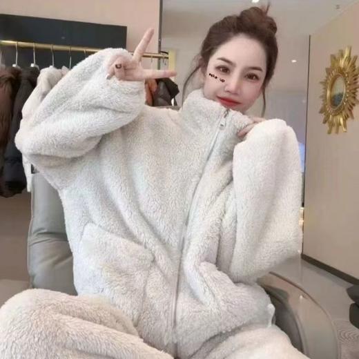 2025年新款珊瑚绒情侣睡衣女冬季加绒加厚保暖家居服宽松两件套装 商品图3