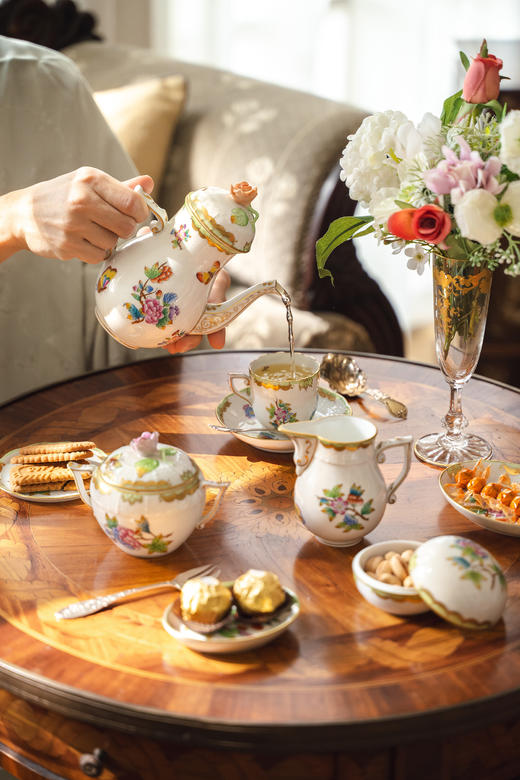 独角鹿西洋古董20世纪匈牙利赫伦瓷窑出品「维多利亚女王」系列主题手绘描金装饰下午茶瓷器套件 商品图1