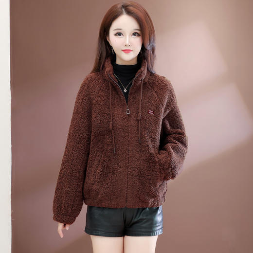 QYMXQD-79C2551-Y 时尚皮毛一体外套2025年秋冬季新款羊羔绒外套时尚保暖洋气上衣 商品图1