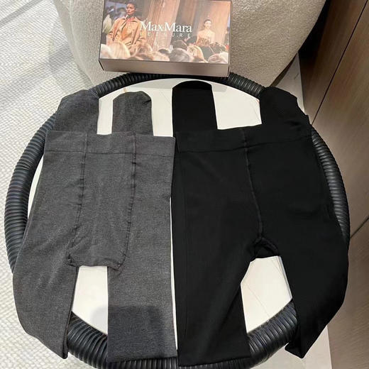 【秋冬服饰丨成人秋冬打底袜】面料软糯亲肤不紧绷，纹理细密紧实有质感，臀部双裆设计不易掉档，蜂窝形腰部设计，体感弹力更为舒适，颜色高级百搭，搭配连衣裙大衣都好看 商品图3