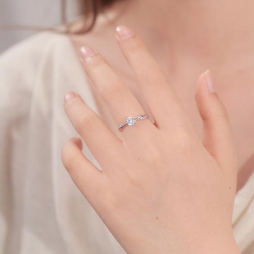 卡蒂罗KADER 璀璨星光女戒 925银爆闪轻奢手捧花设计时尚求婚婚戒莫比乌斯女友简约大方可调节戒 璀璨闪耀 商品图2