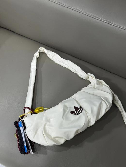 D102174超百搭运动休闲防水尼龙面料三叶草云朵包 商品图13