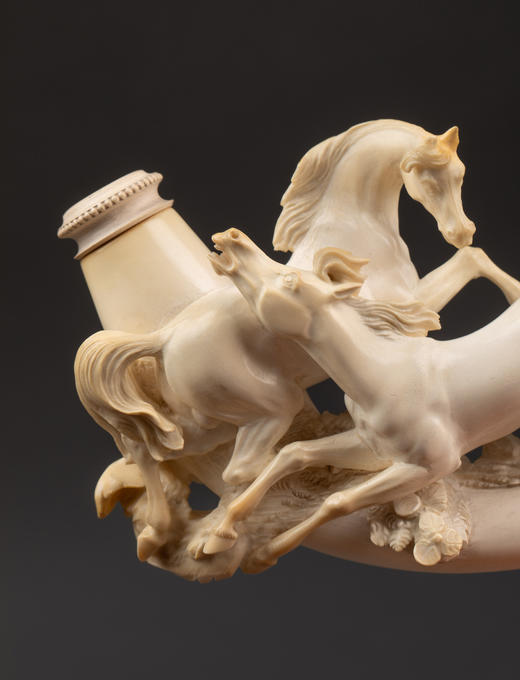 独角鹿西洋古董1870-1880年代奥地利出品安布罗石烟嘴装饰骏马主题精雕海泡石烟斗 带原盒 商品图6