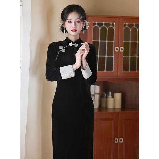 【花鸟词】秋冬季长袖改良优雅气质高级感显瘦修身黑色旗袍LSB3999 商品图2