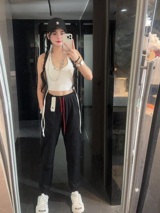 a迪龙年限定黑色束脚卫裤(波哥穿m,蕾姐S码) 商品图3