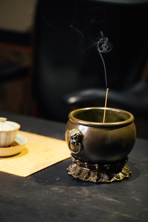 陈巧生制 b744带座狮首衔环耳缸式炉铜炉 香炉摆件 商品图2