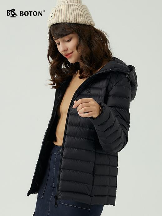 波顿女士秋冬季合身连帽保暖轻薄显瘦高端白鸭绒羽绒服LC752523 商品图1