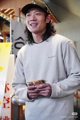 M0nT-BE11 保暖轻便宽松摇粒绒套头衫 WT912