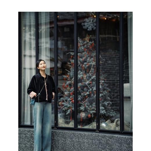  LONGNVFAIR 黑天鹅丝绒拼接提花夹棉外套+华菲粉色丝绒半裙  仿真丝丝绒工艺 丝滑亲肤 凸显气质 商品图5