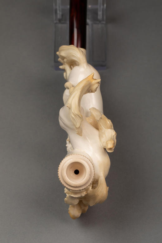 独角鹿西洋古董1870-1880年代奥地利出品安布罗石烟嘴装饰骏马主题精雕海泡石烟斗 带原盒 商品图5