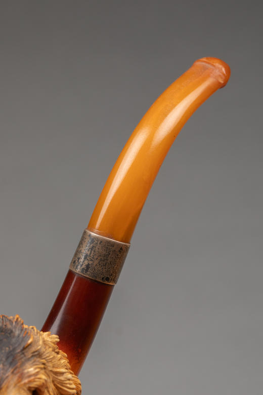 独角鹿西洋古董 1870年代奥地利出品纯银及安布罗石烟嘴装饰猎犬主题精雕海泡石烟斗 商品图7