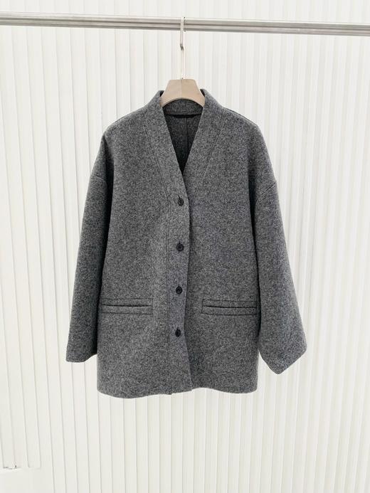 【高品质私服】【JN绵羊毛呢大衣外套】直身版型宽松有度，极简V领的廓形感大衣G1573-CC【无标出货 介意慎拍】 商品图7