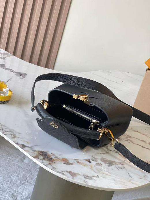 LV路易威登 Capucines 迷你 黑色金 商品图7