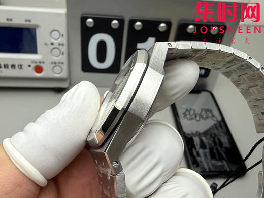 AP爱彼 ZF皇家橡树系列15450ST 中性腕表 男女都可佩戴 表径37MM 厚度9.8MM 真正小手腕表者的福音！ 商品图6