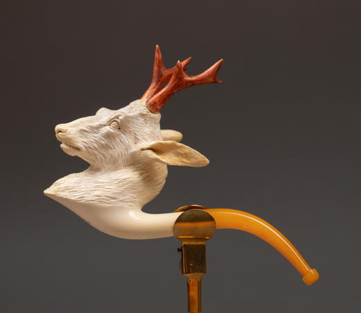 【已售】独角鹿西洋古董1890-1900年代欧洲出品琥珀烟嘴装饰鹿首主题精雕海泡石烟斗 带原盒 商品图0