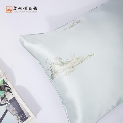 苏州博物馆 太湖雪联名山色空濛真丝旅行套装 商品图2