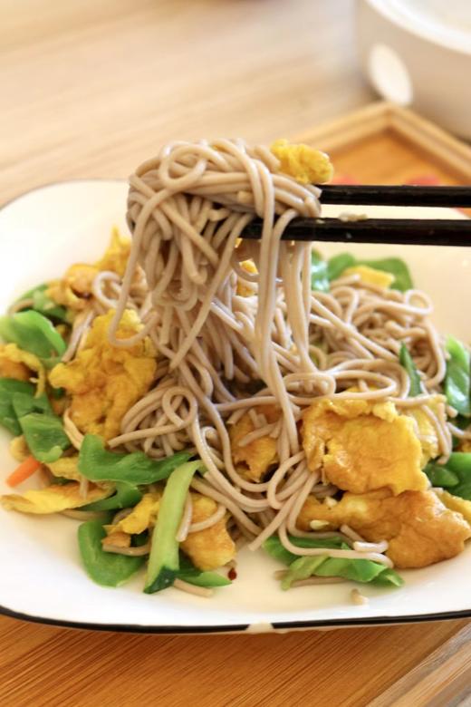 【燕麦/苦荞/荞麦高纤面条】高膳食纤维 非油炸全谷物 98%杂粮含量 不用煮的面条 3个口味各3袋（共9袋） 商品图3