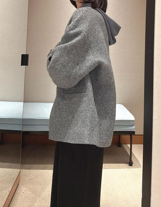 【高品质私服】【JN绵羊毛呢大衣外套】直身版型宽松有度，极简V领的廓形感大衣G1573-CC【无标出货 介意慎拍】 商品图5