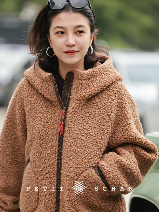 Petit Schan小闪 CLO#689 strong sheep 沸羊羊 羊羔毛连帽休闲短外套 商品图0