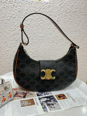 Celine 搭扣 老花 新款 豌豆 腋下包