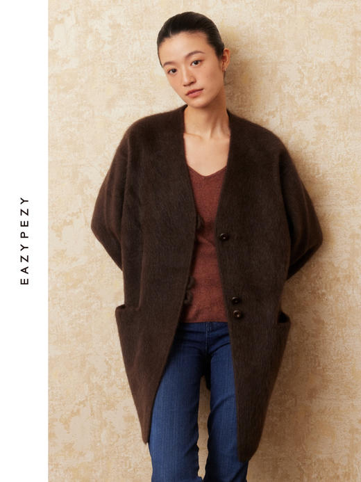 重磅V领拉毛牦牛绒短款大衣 商品图0