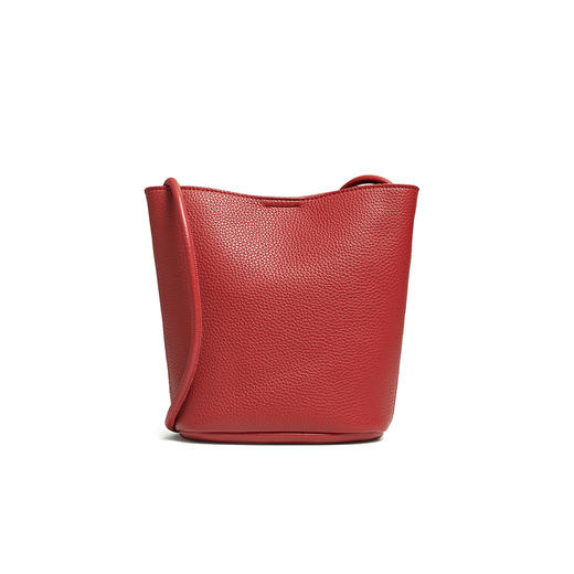 【百思图】  BF楼百思图2026春新款时尚水桶包简约通勤单肩包女TY084AX6吊牌价299.现价109 商品图0