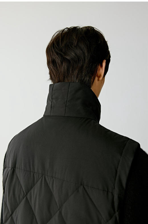 男士轻柔涤纶衬衫式羽绒马甲 欧洲进口轻薄羽绒面料 立体绗缝走线精致 轻量90鹅绒 立领设计 商品图2