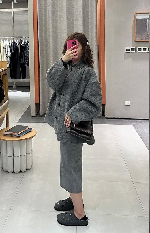 【高品质私服】【JN绵羊毛呢大衣外套】直身版型宽松有度，极简V领的廓形感大衣G1573-CC【无标出货 介意慎拍】 商品图3