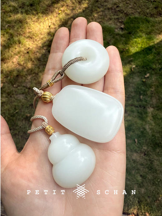 PETIT SCHAN小闪 JEW#029 A life of blessings and abundance 福禄双全 顶俄巴莎一级白和田玉葫芦吊坠 商品图4