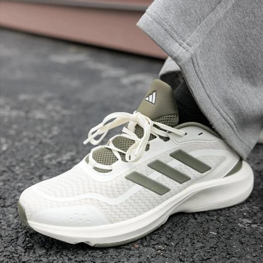 专柜同款 官方正品 库存不多 ADIDAS/阿迪达斯 all day essentials 全天候轻量化跑鞋 主打的就是更轻、更软、更弹。 商品图3