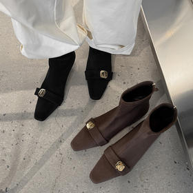 【预售5天】洋气巨好看的内增高小短靴女新款秋金属扣平跟瘦瘦马丁裸靴WC&M3676