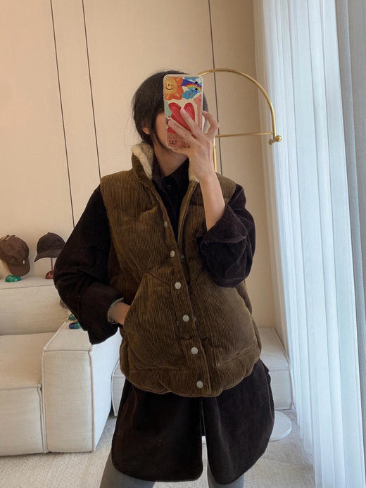 1021-1 亲戚工厂一手渠道 45R复古灯芯绒 翻领毛领 马甲 我穿L合身不宽裕 商品图9