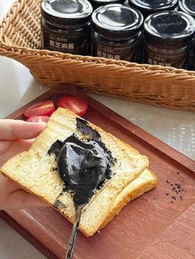 跟不懂黑芝麻酱抹面包的人没什么好说的