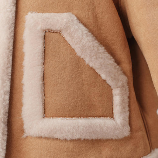 【严选】诗凡黎皮毛一体加厚保暖短外套2025冬新款宽松两穿麂皮气质外套女7GA110551 商品图3