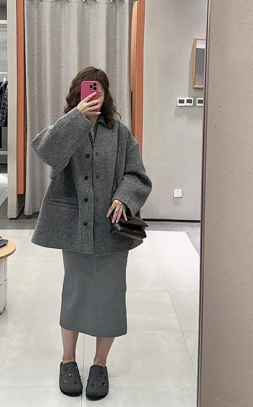 【高品质私服】【JN绵羊毛呢大衣外套】直身版型宽松有度，极简V领的廓形感大衣G1573-CC【无标出货 介意慎拍】 商品图2