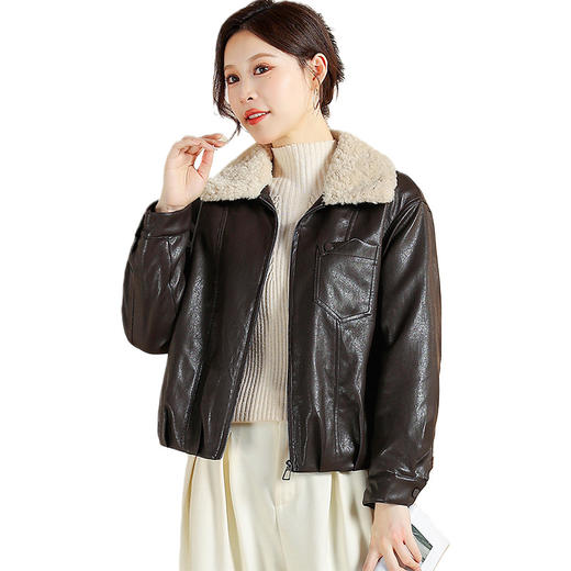 QYMYIYI-YB25B77-Y 2025年新款秋冬季时尚加绒皮衣女休闲保暖厚款毛领PU皮短款外套 商品图4