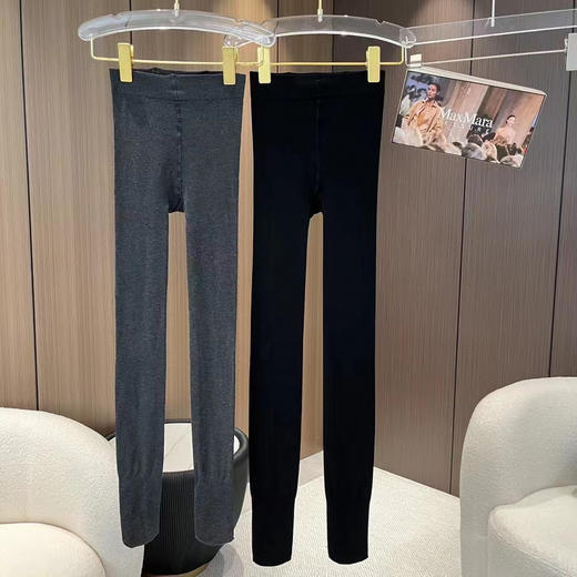 【秋冬服饰丨成人秋冬打底袜】面料软糯亲肤不紧绷，纹理细密紧实有质感，臀部双裆设计不易掉档，蜂窝形腰部设计，体感弹力更为舒适，颜色高级百搭，搭配连衣裙大衣都好看 商品图0