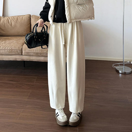 西遇宽松直筒休闲裤女秋季新款慵懒风阔腿糯米裤九分裤子SS051693 商品图1