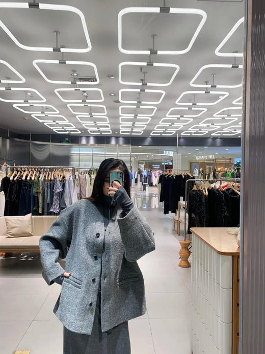 【高品质私服】【JN绵羊毛呢大衣外套】直身版型宽松有度，极简V领的廓形感大衣G1573-CC【无标出货 介意慎拍】 商品图6