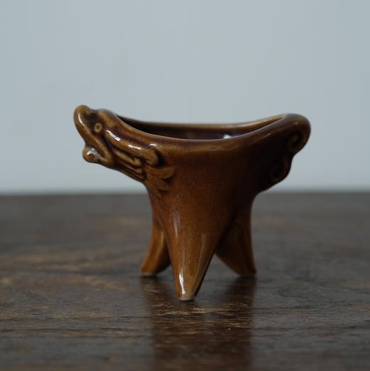 中国创汇时期三足老酒杯 商品图0