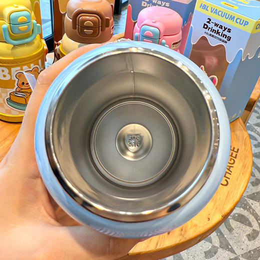 【316不锈钢❗️卡通双饮儿童保温杯】高颜值大容量「卡皮熊双饮保温杯」保温小保镖，守护整日温暖，大容量保温水杯户外便携杯子L 商品图3