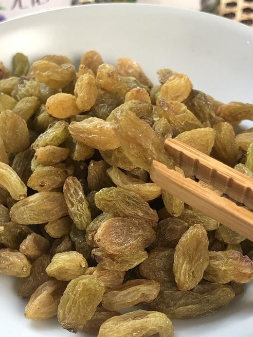 【休闲健康小零食】新疆特产 无核葡萄干 无花果干 即食 泡水煲汤 商品图3