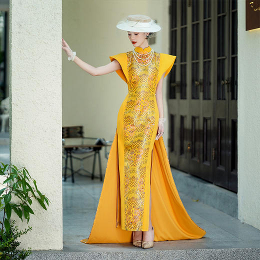 高贵绝美T台走秀旗袍高端演出服2025新中式款主持鱼尾拖尾演出服 商品图3