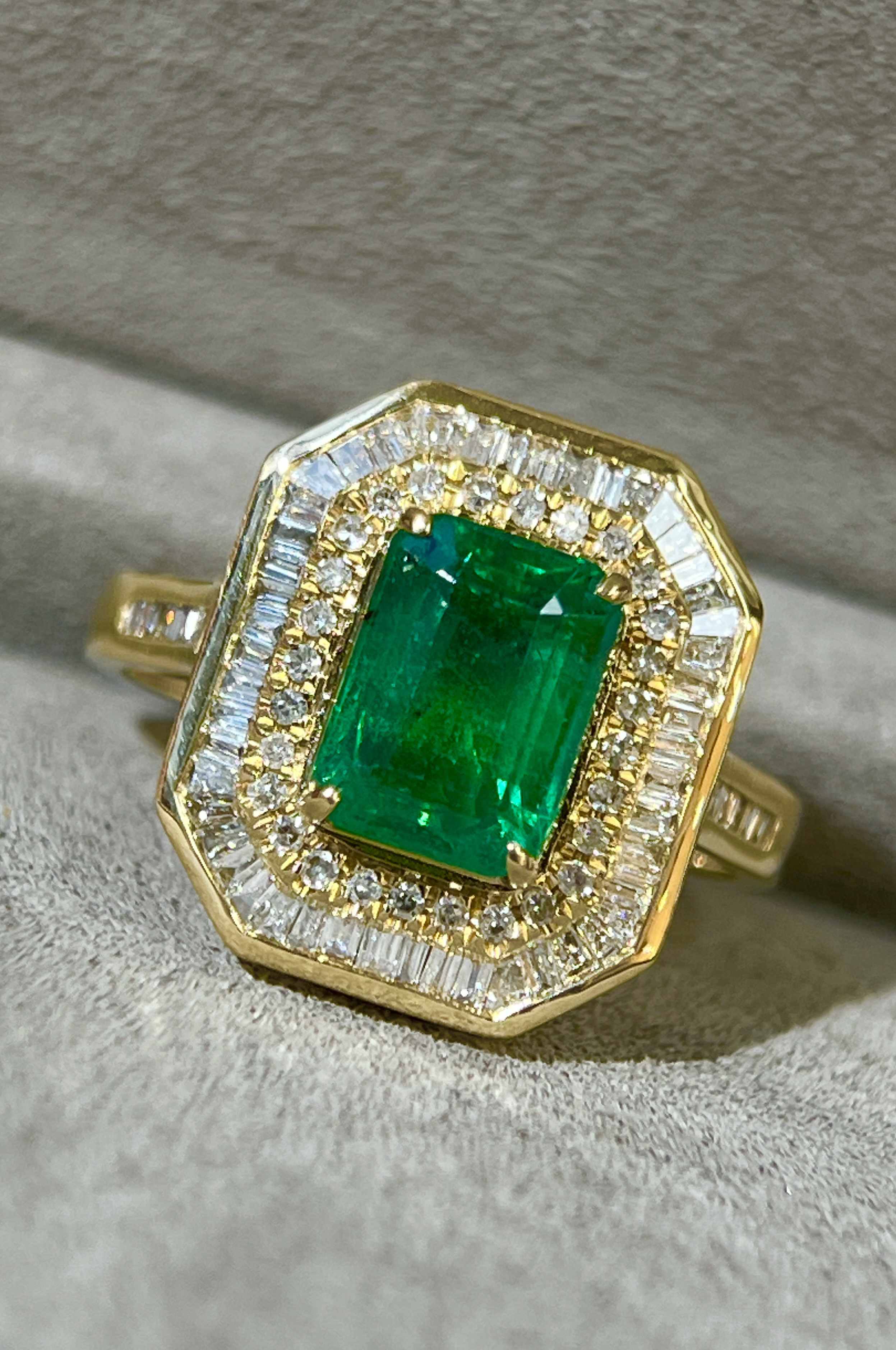 2ct刻面祖母绿戒指