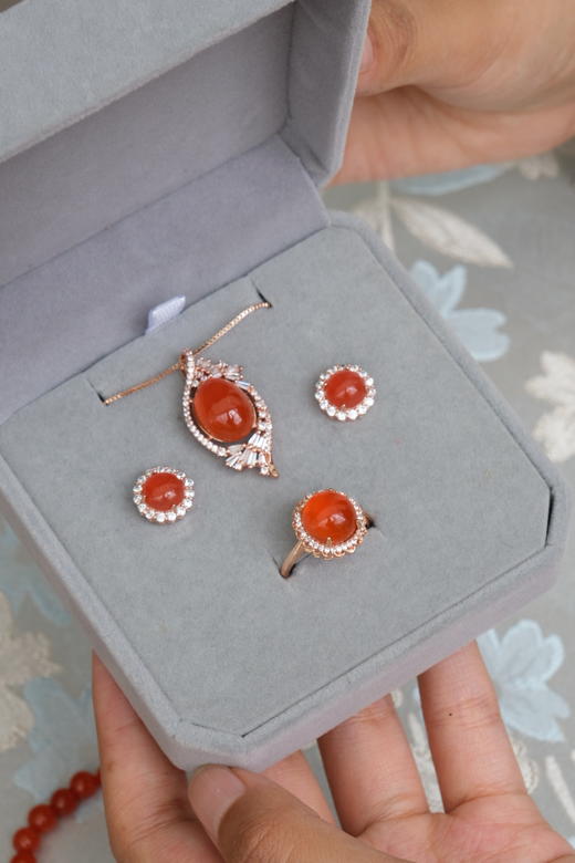 【南红手链，项链，吊坠新品合集】源头厂家 原矿无胶 天地生赤玉 商品图4