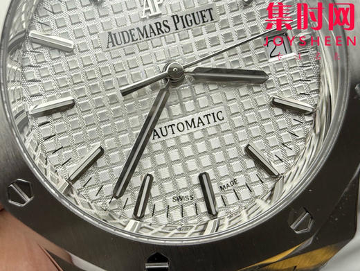 AP爱彼 ZF皇家橡树系列15450ST 中性腕表 男女都可佩戴 表径37MM 厚度9.8MM 真正小手腕表者的福音！ 商品图3