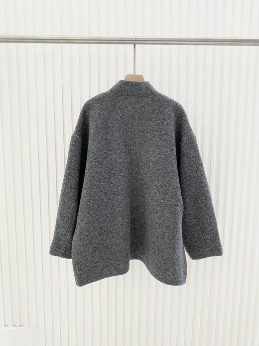 【高品质私服】【JN绵羊毛呢大衣外套】直身版型宽松有度，极简V领的廓形感大衣G1573-CC【无标出货 介意慎拍】 商品图8