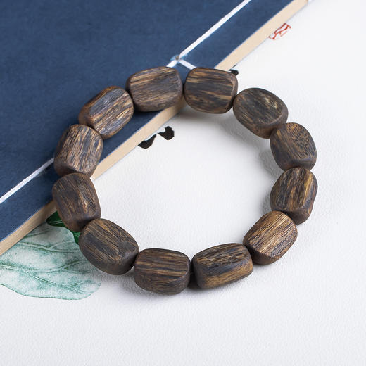 xy0641，沉香随型珠素串单圈手串 商品图4